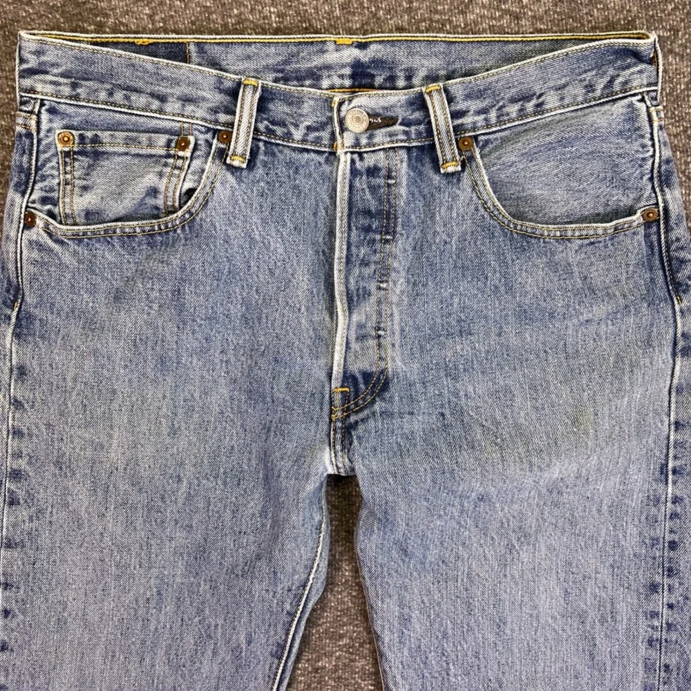 Levis 501 Original Jeans Mens 33x31 Blue Straight Light Wash Casual Button Fly